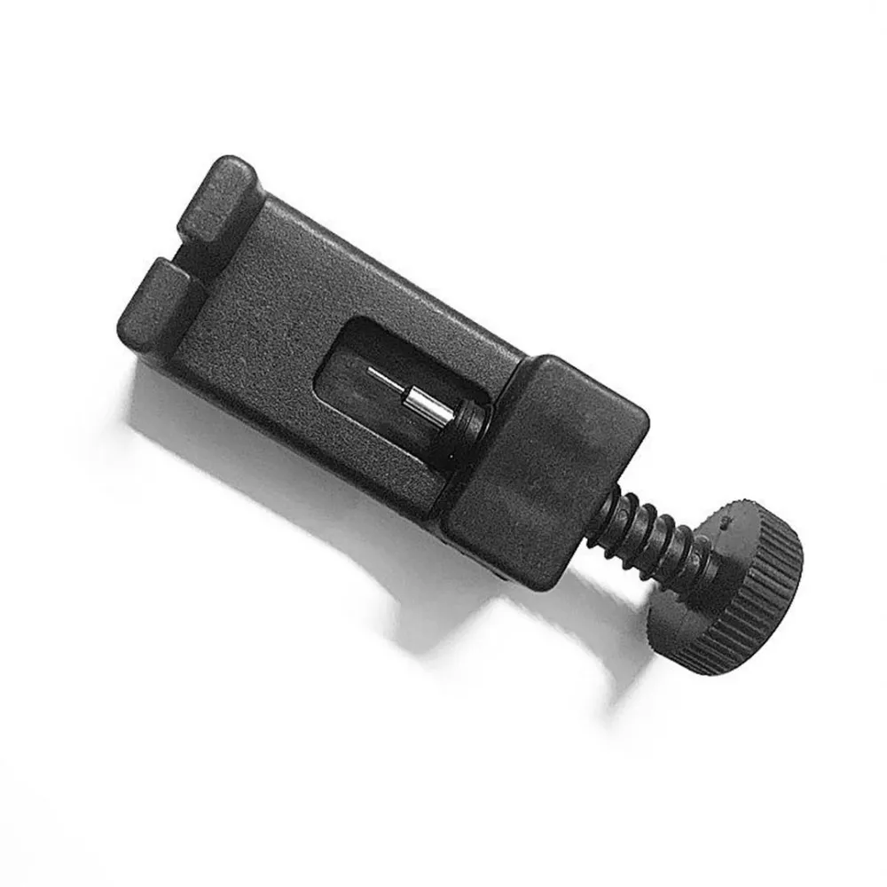 Bracelet adjustment tool